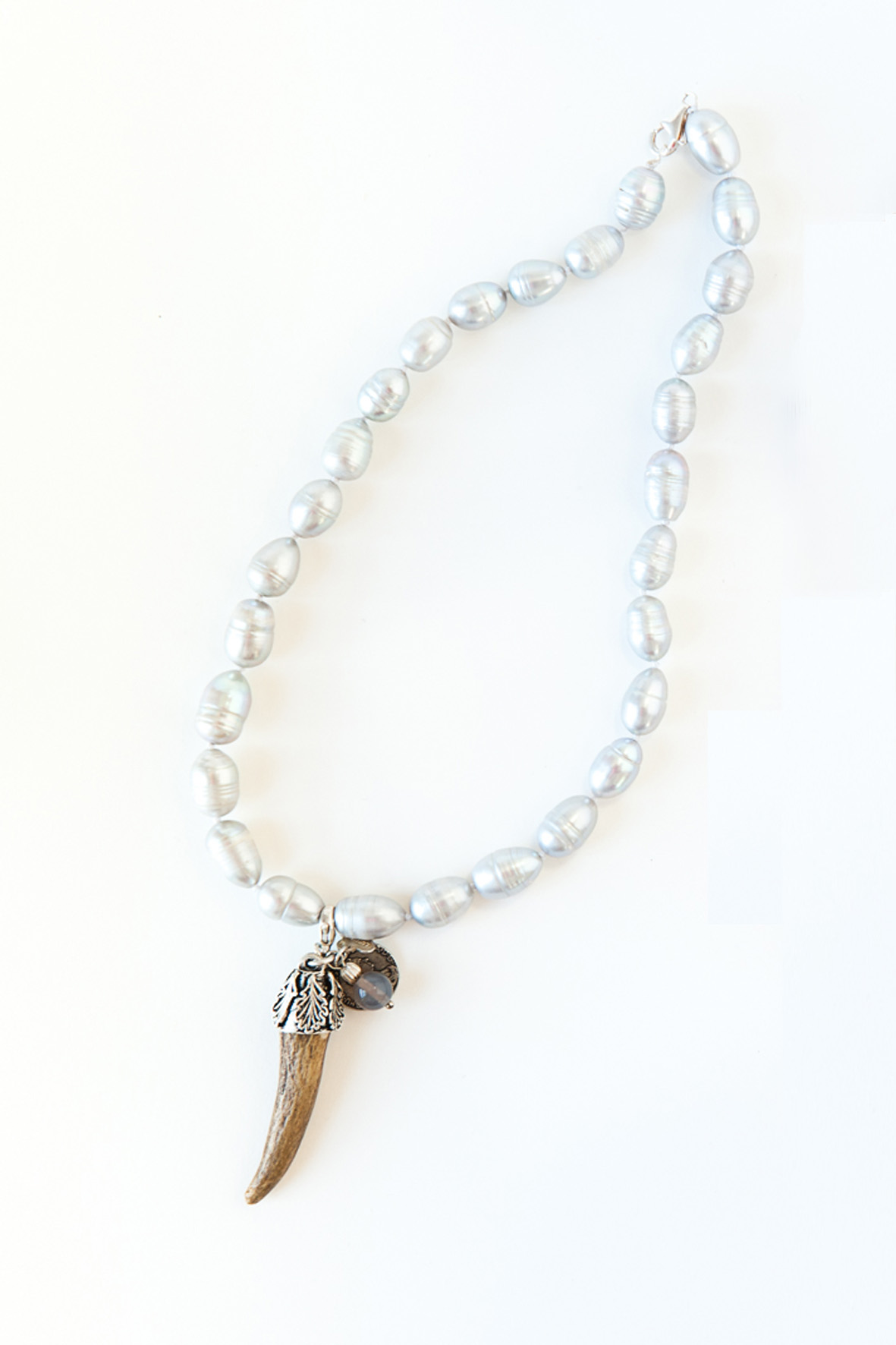 1180 Perlenkette mit Geweihkombi