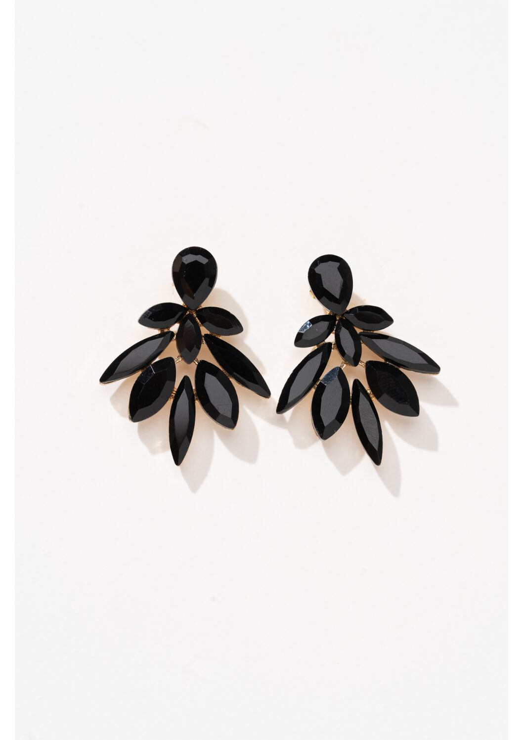 E654 EARRING TUANA BLACK